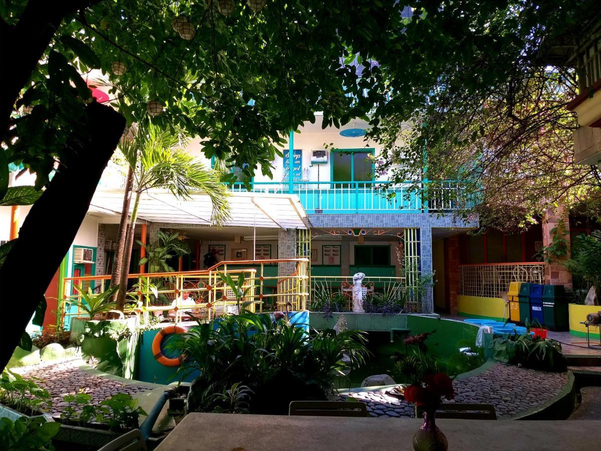 Park Vil-La Apartelle كويزون سيتي المظهر الخارجي الصورة